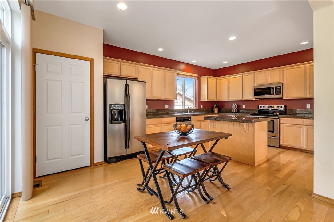 3425 172nd Place Southeast Bothell, WA 98012 - Photo 8 of 29 Gallery Image 8