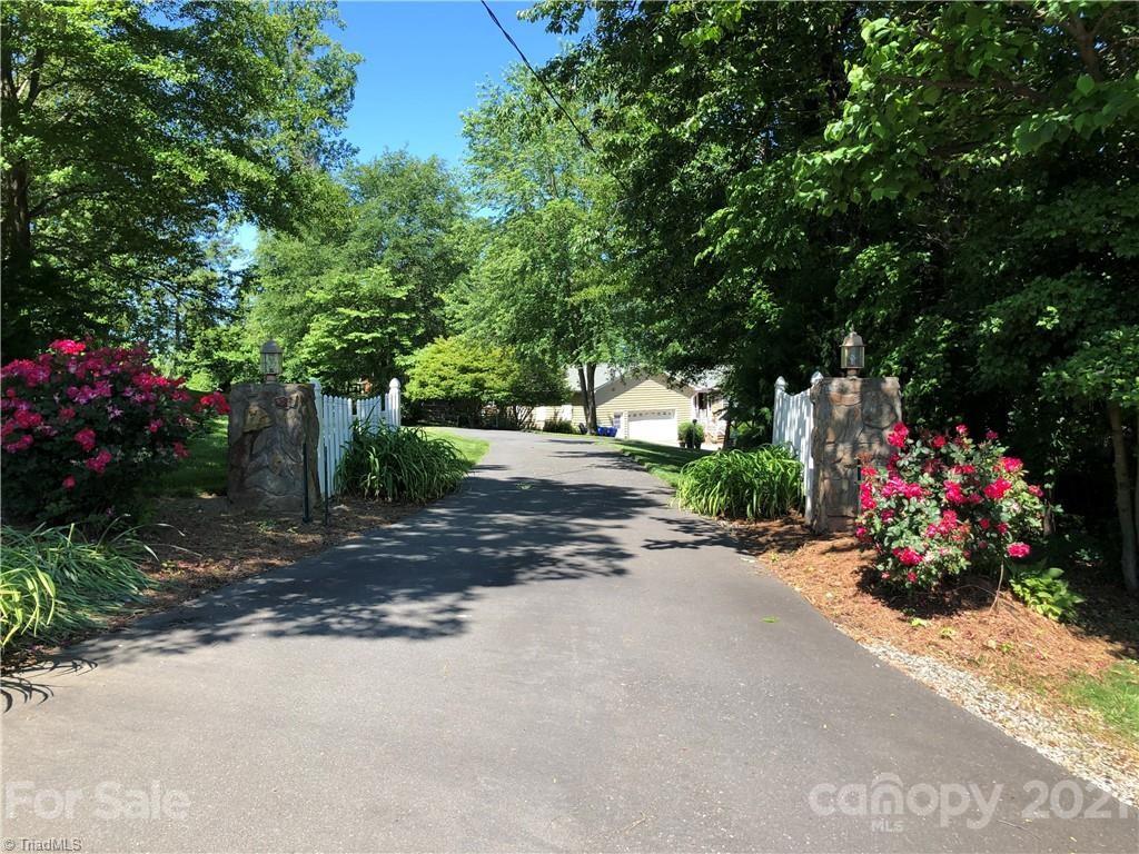 8889 Hagers Ferry Road Denver, NC 28037 - Photo 8 of 48 Gallery Image 8