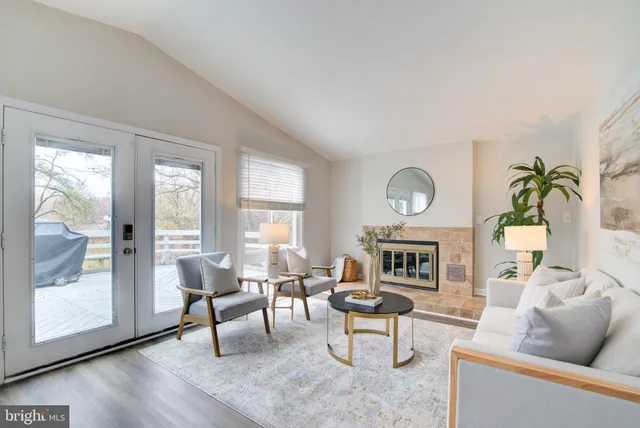 $724,900 | 4103 Ivanhoe Lane, Alexandria, VA 22310