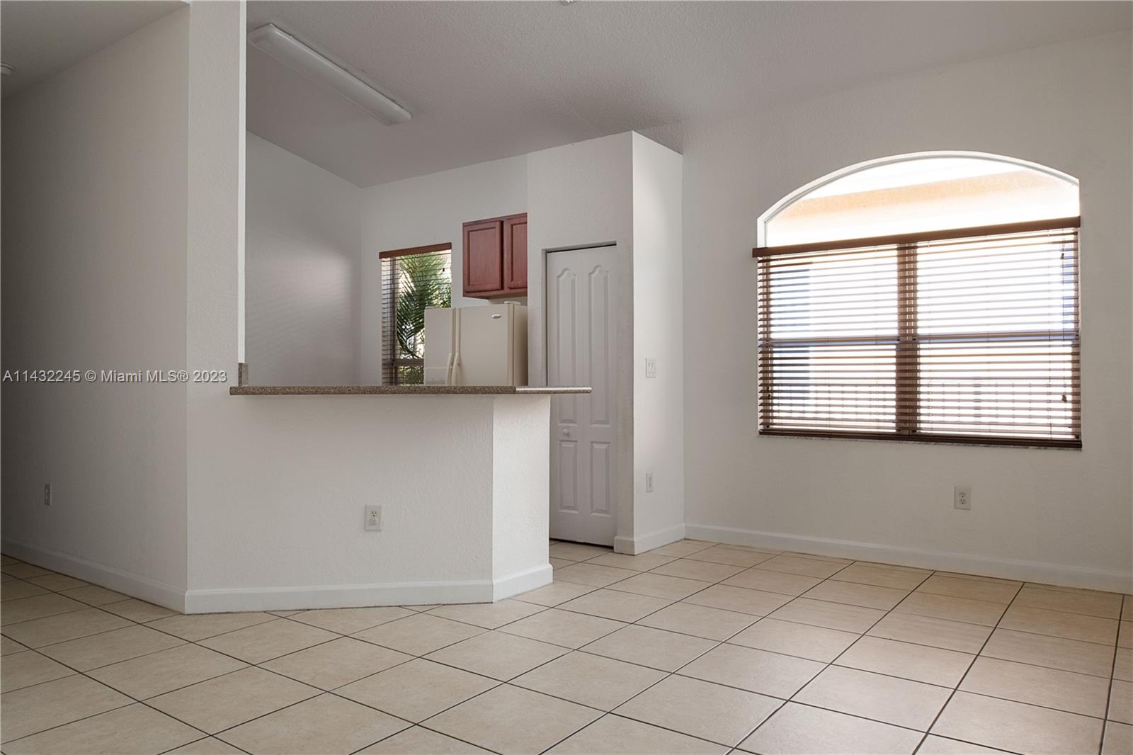 1033 Northeast 40th Road Homestead, FL 33033 - Photo 6 of 30 Gallery Image 6