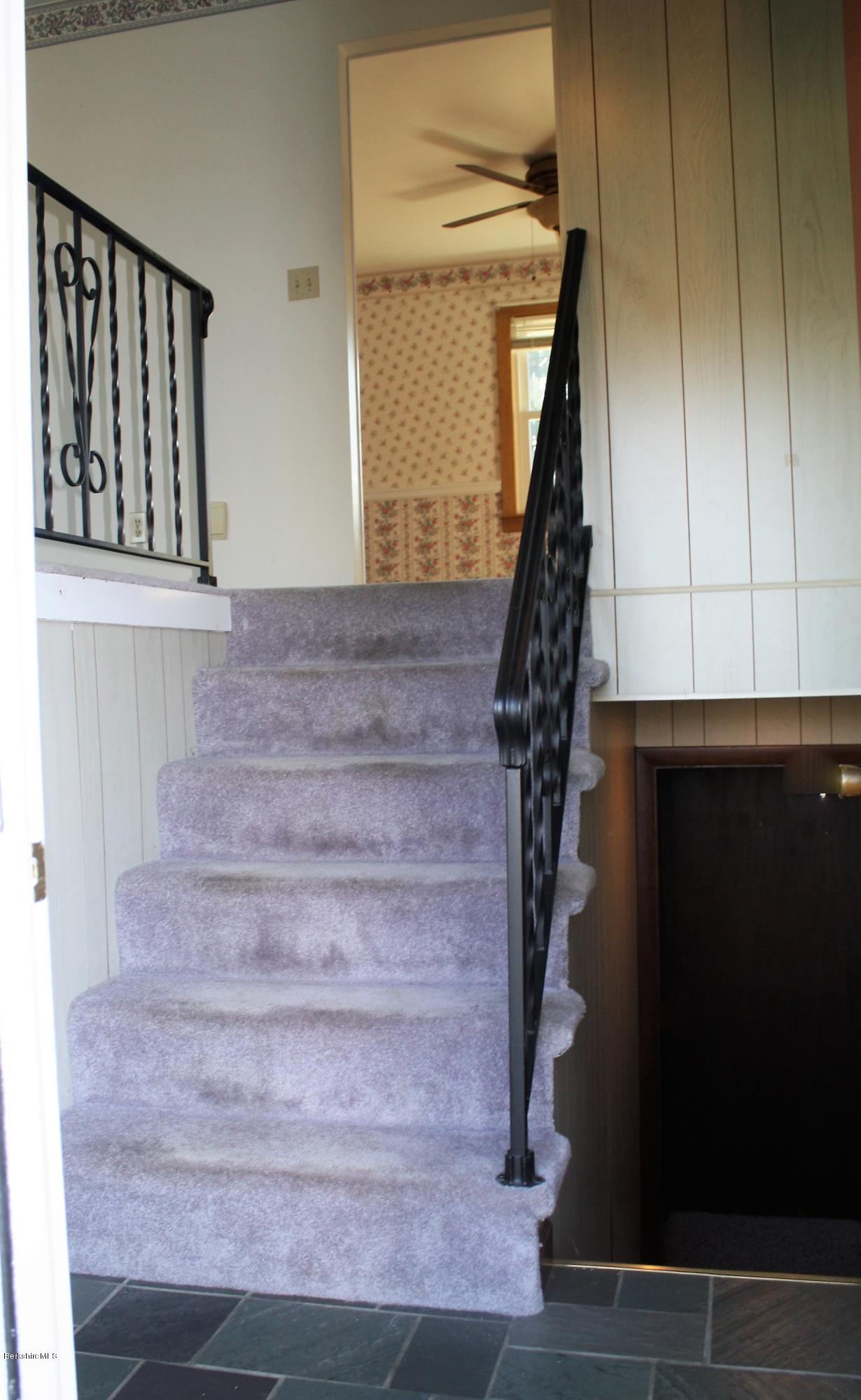 129 Alger Street Adams, MA 01220 - Photo 8 of 22 Entryway