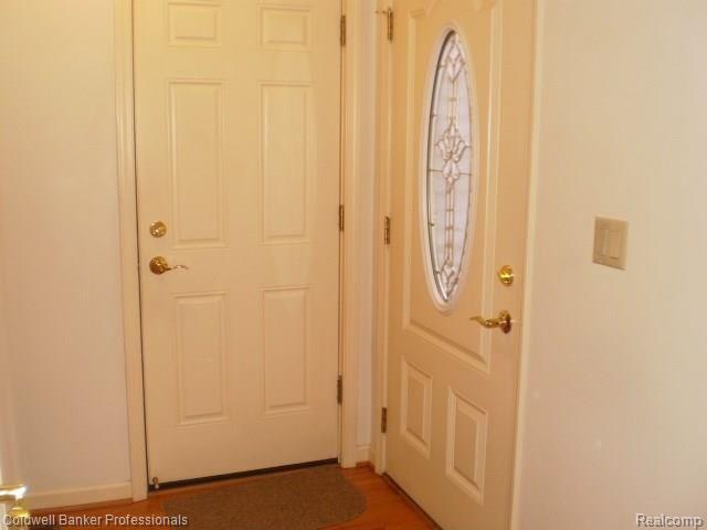 81 Manor Way, Unit 42 Rochester Hills, MI 48309 - Photo 3 of 34