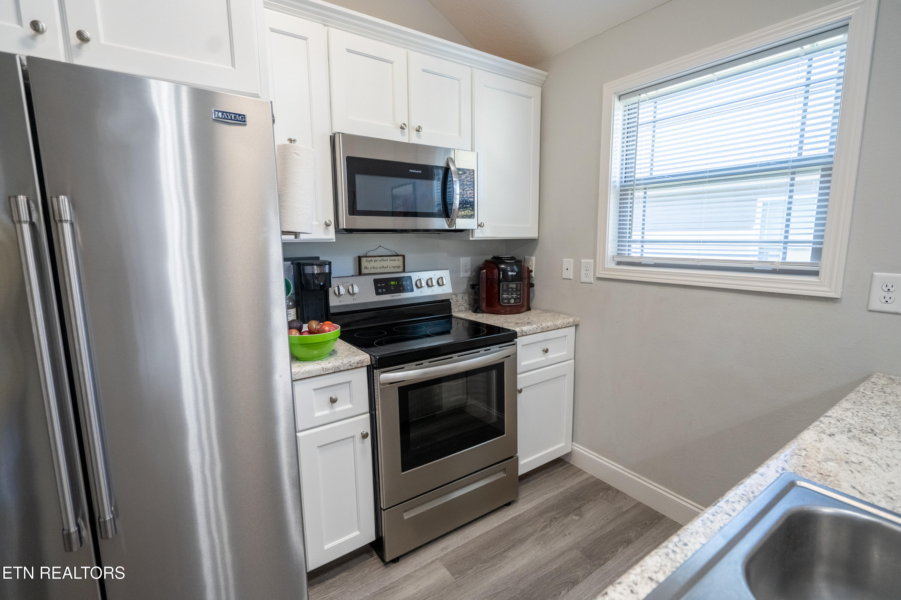 925 Loy Street Clinton, TN 37716 - Photo 11 of 36 925 Loy Street-6