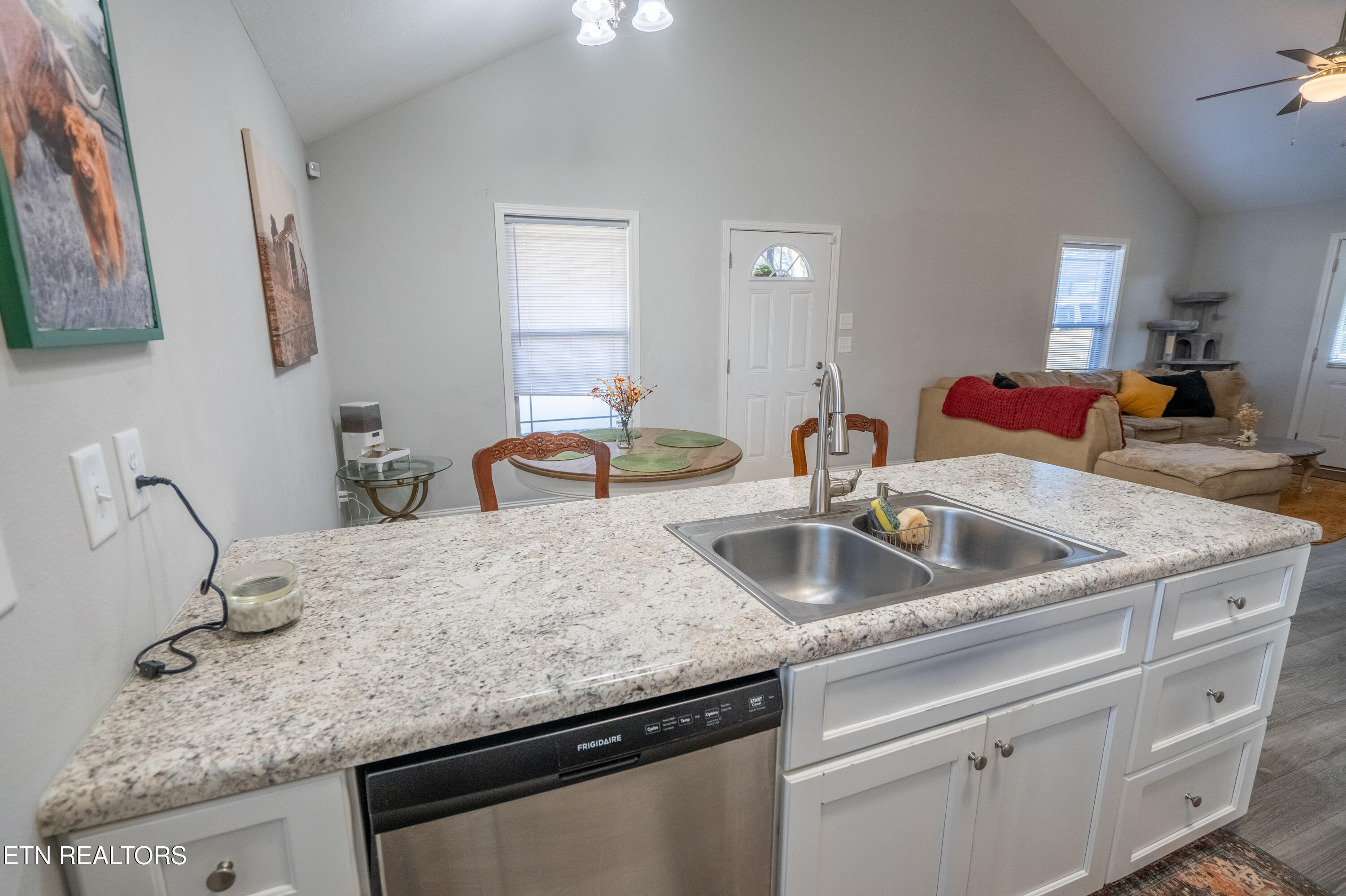 925 Loy Street Clinton, TN 37716 - Photo 13 of 36 925 Loy Street-7