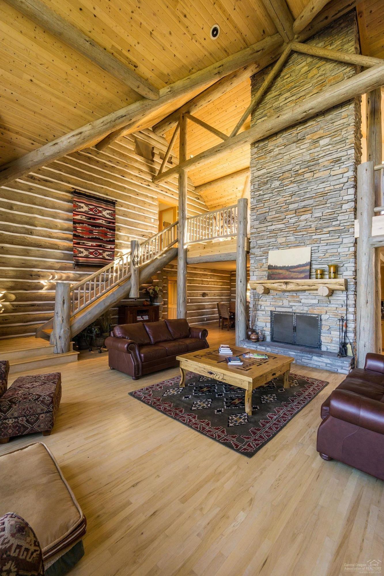18985 Couch Market Road Bend, OR 97703 - Photo 7 of 24 Beautiful wood floors throughout the dow