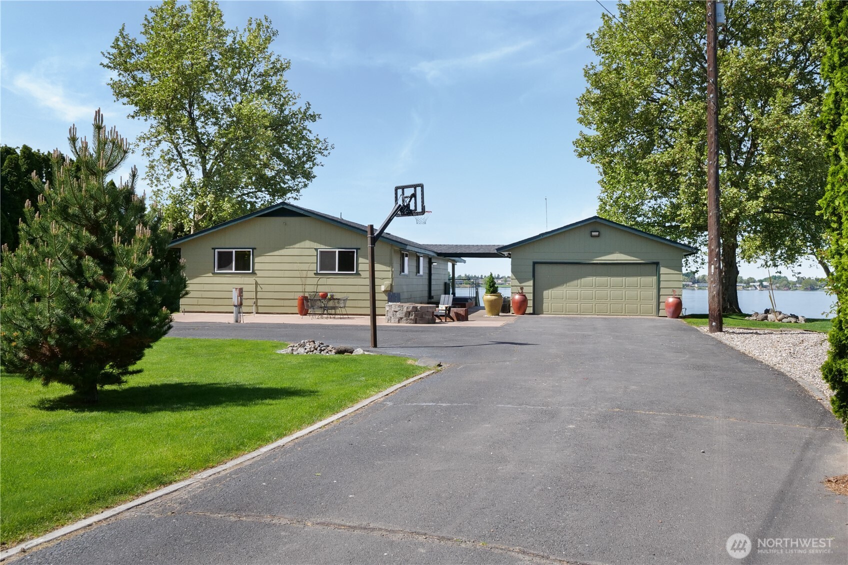 2102 Elgin Road Northeast Moses Lake, WA 98837 - Photo 3 of 40
