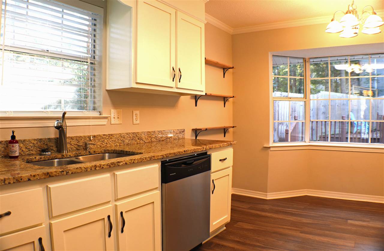 111 Lake Front Drive Daphne, AL 36526 - Photo 3 of 11 Kitchen