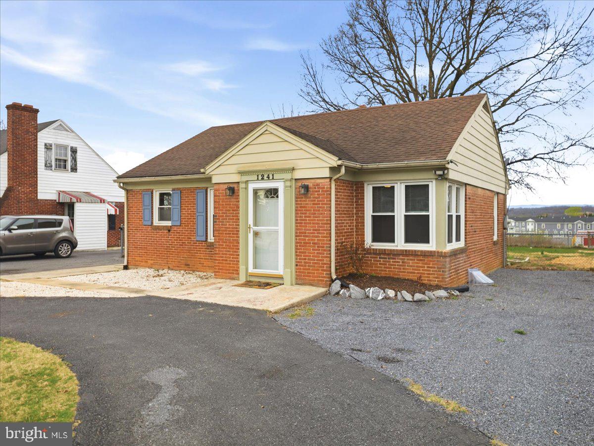 1241 South Main Street Chambersburg, PA 17201 - Photo 3 of 33