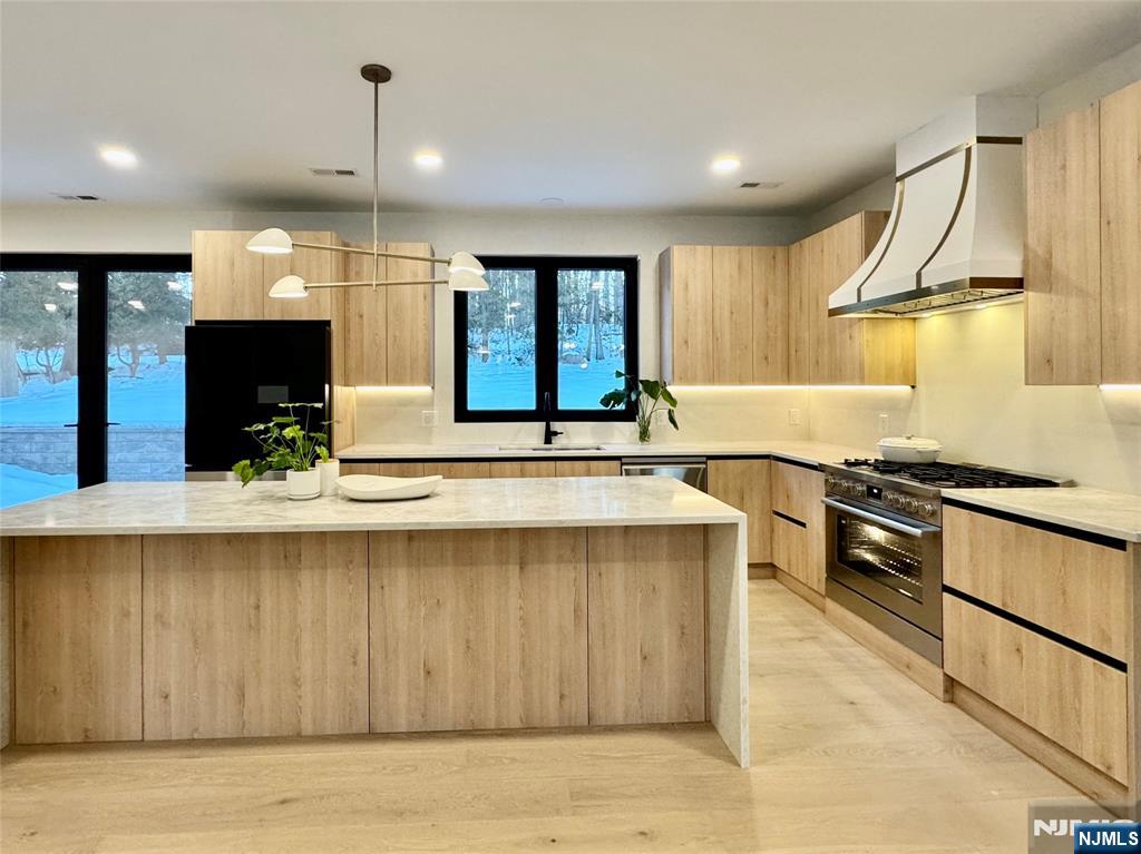 80 2nd Street Park Ridge, NJ 07656 - Photo 5 of 23