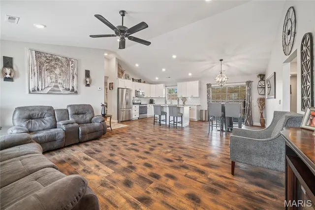 $345,000 | 794 West Deerwood Drive, Jackson, MO 63755