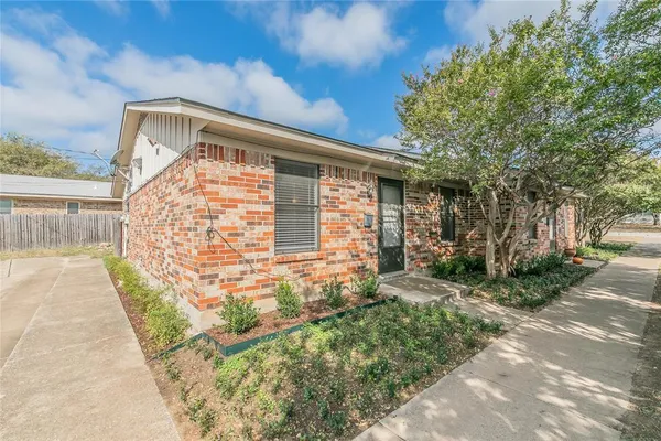 $1,495 | 5013 Geddes Avenue, Unit B, Fort Worth, TX 76107