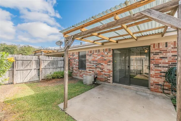 $1,495 | 5013 Geddes Avenue, Unit B, Fort Worth, TX 76107