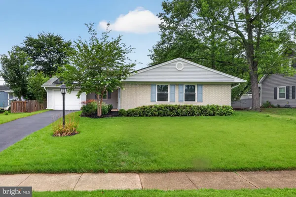 $3,500 | 4214 Penner Lane, Fairfax, VA 22033
