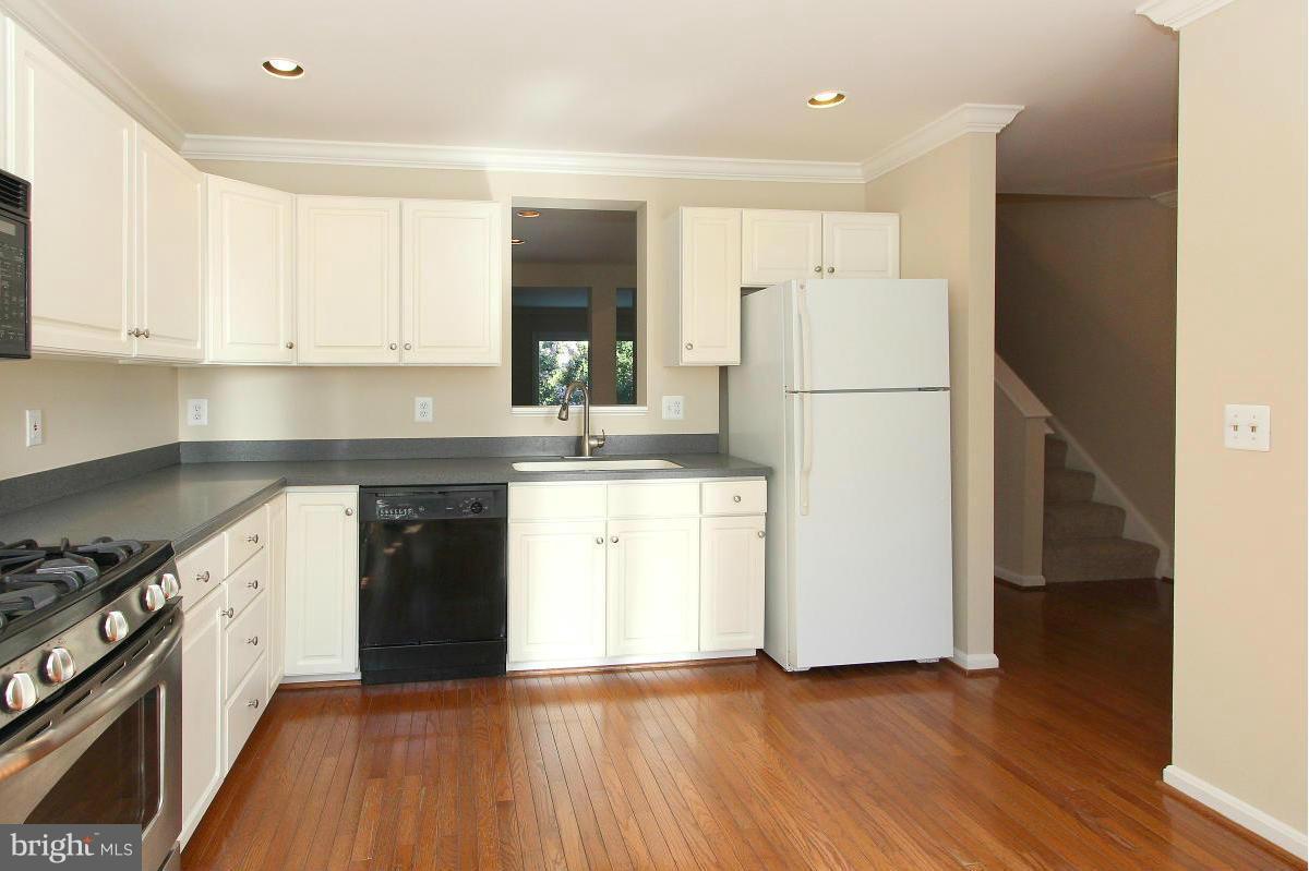 1708 Random Stone Court Reston, VA 20190 - Photo 13 of 30 Looks Through To Family Room