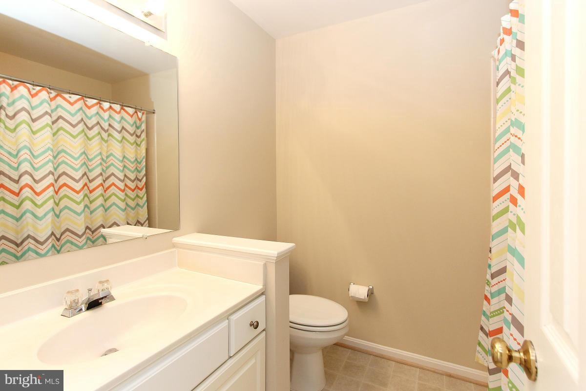 1708 Random Stone Court Reston, VA 20190 - Photo 24 of 30 Bath