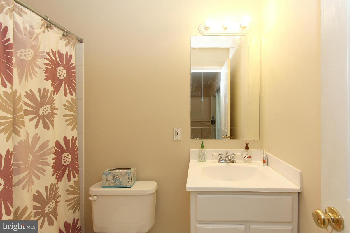 1708 Random Stone Court Reston, VA 20190 - Photo 27 of 30 Bath