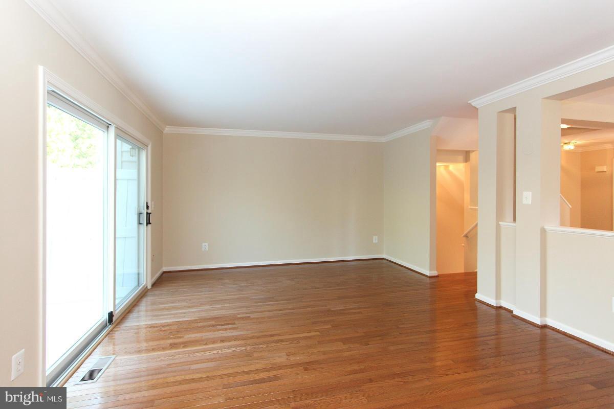 1708 Random Stone Court Reston, VA 20190 - Photo 6 of 30 Great Light Exposure