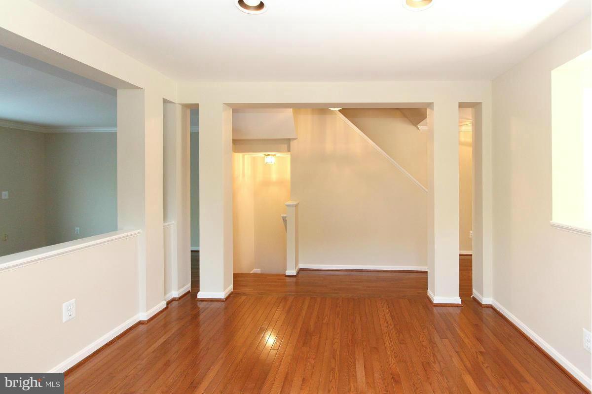 1708 Random Stone Court Reston, VA 20190 - Photo 9 of 30 Dining Room