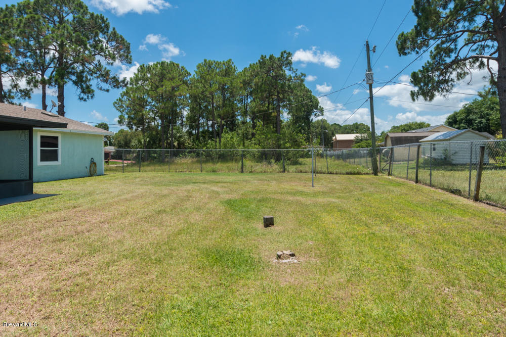 310 Tatum Road Southwest Palm Bay, FL 32908 - Photo 6 of 16 6-med