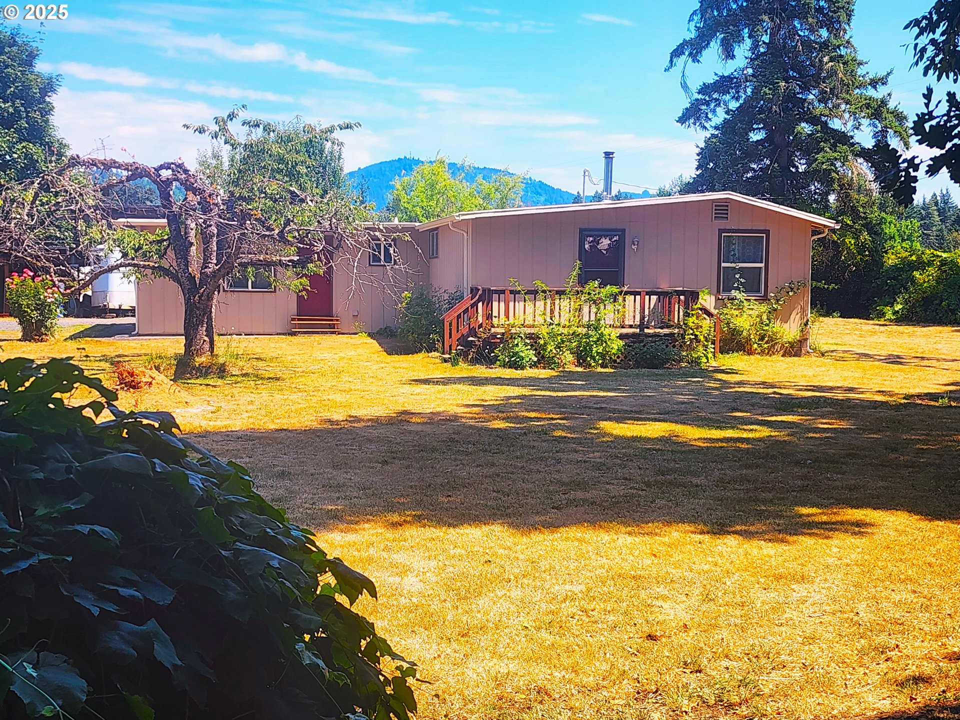 38717 Dexter Road Dexter, OR 97431 - Photo 33 of 38 a view of an house with pool and ocean view