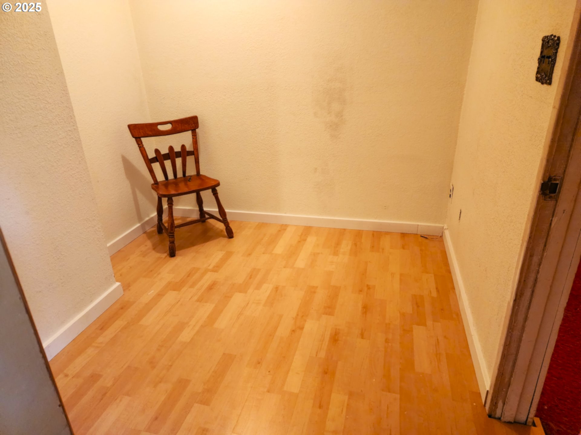 38717 Dexter Road Dexter, OR 97431 - Photo 10 of 38 a view of a room with wooden floor and bench