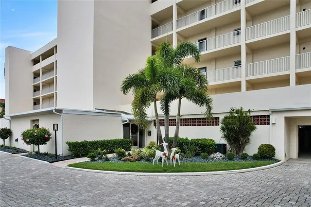 $550,000 | 1325 South Portofino Drive, Unit 309, Sarasota, FL 34242