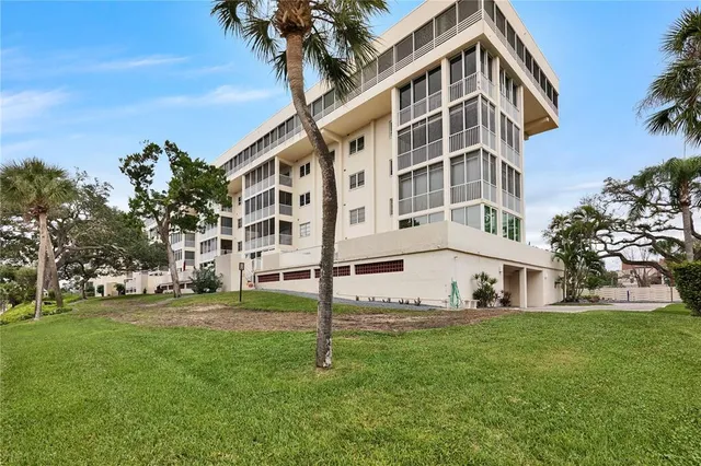 $550,000 | 1325 South Portofino Drive, Unit 309, Sarasota, FL 34242
