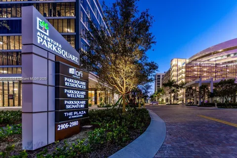 $709,000 | 2960 Northeast 207th Street, Unit 909, Aventura, FL 33180