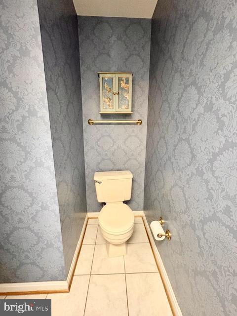 6825 Spring Beauty Court Springfield, VA 22152 - Photo 20 of 51 a bathroom with a toilet and a vanity