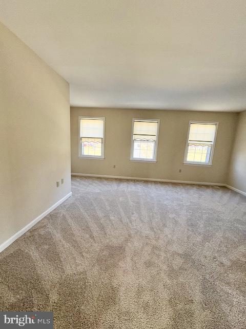 6825 Spring Beauty Court Springfield, VA 22152 - Photo 27 of 51 a view of empty room with windows