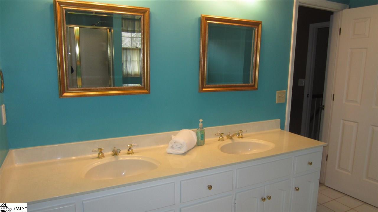 21 Crosswinds Way Greer, SC 29650 - Photo 17 of 36 Gallery Image 17