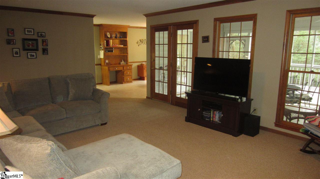 21 Crosswinds Way Greer, SC 29650 - Photo 9 of 36 Gallery Image 9