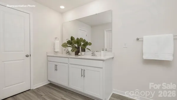 $309,000 | 2074 10th Street Southeast, Hickory, NC 28602