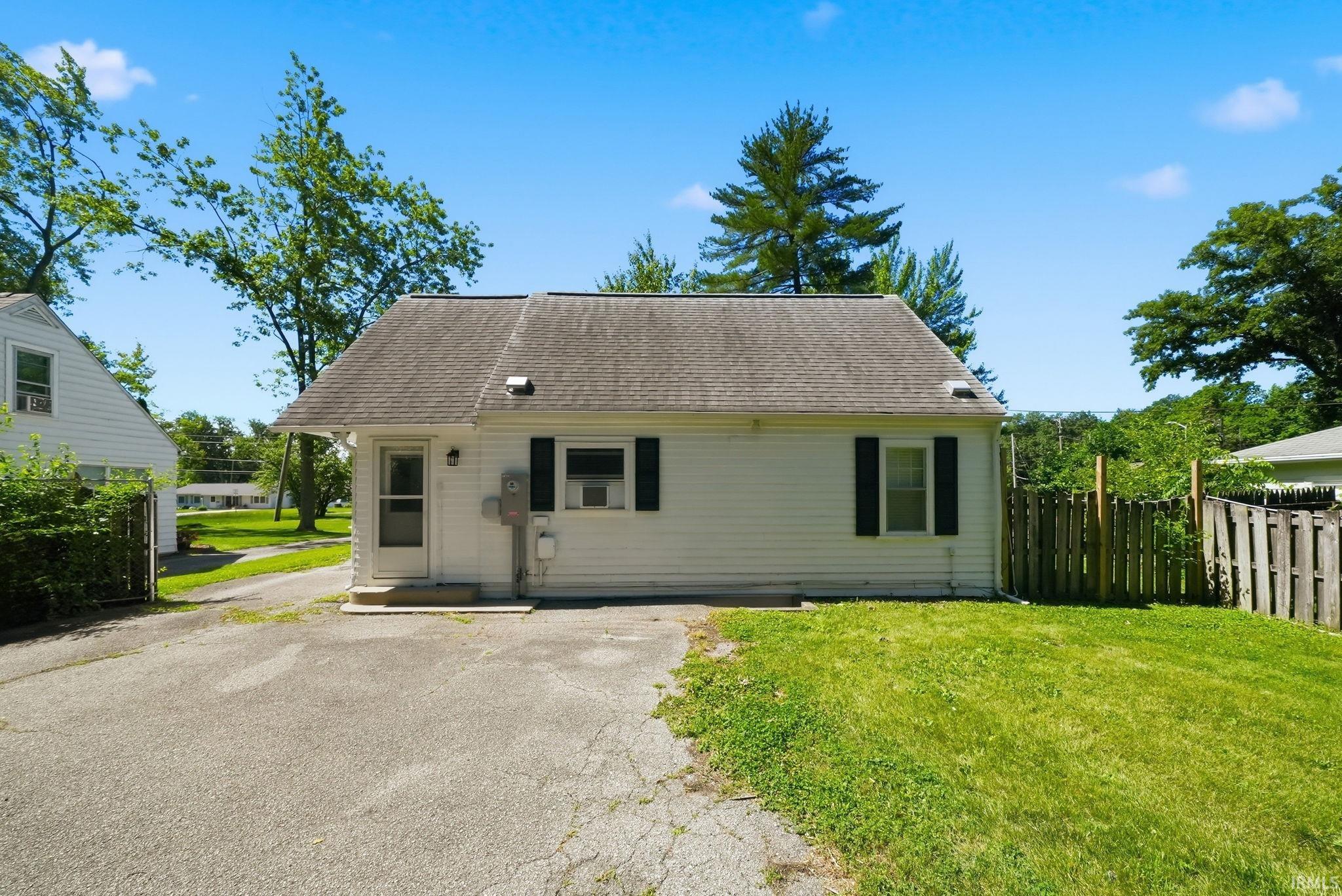 1710 Lower Huntington Road Fort Wayne, IN 46819 - Photo 29 of 37