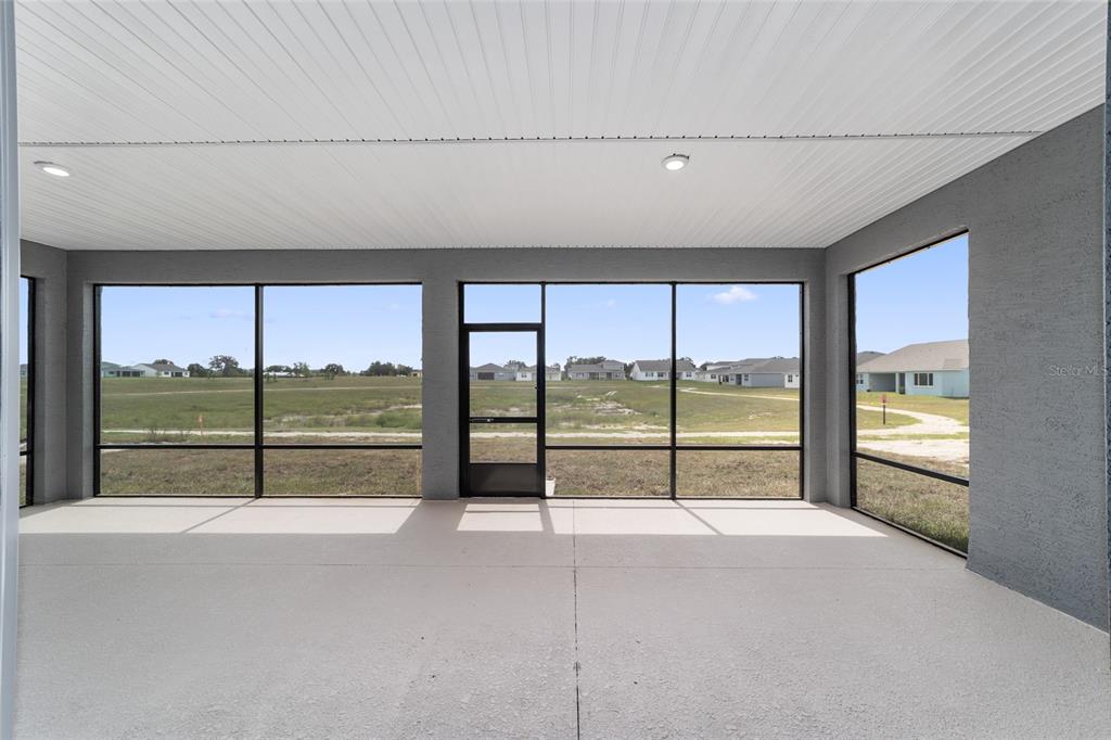 7232 Southwest 63rd Street Ocala, FL 34474 - Photo 49 of 54 a view of an empty room and window