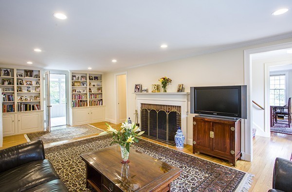 43 Glen Road Brookline, MA 02445 - Photo 5 of 13 Gallery Image 5