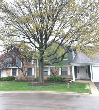 $1,875 | 225 Deerpath Court, Unit C2, Schaumburg, IL 60193