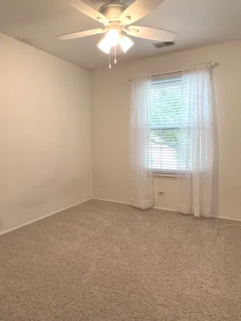 $1,875 | 225 Deerpath Court, Unit C2, Schaumburg, IL 60193