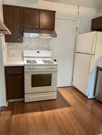 $1,875 | 225 Deerpath Court, Unit C2, Schaumburg, IL 60193