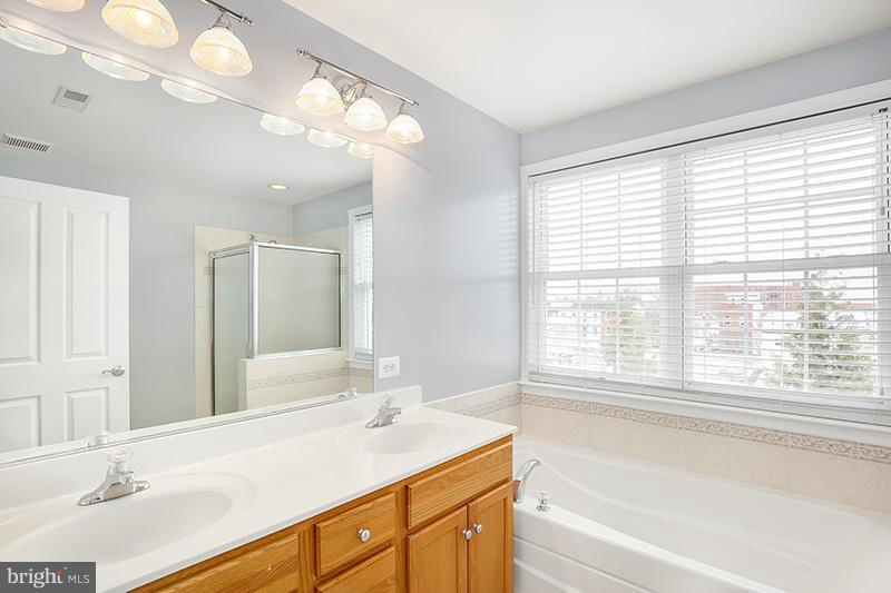827 Ramsay Street Baltimore, MD 21230 - Photo 18 of 30 Bath (Master)