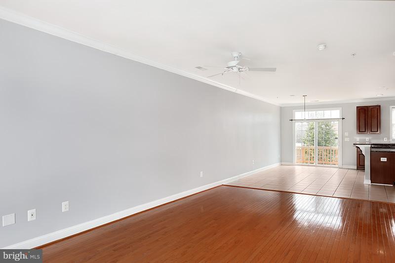 827 Ramsay Street Baltimore, MD 21230 - Photo 8 of 30 Living Room