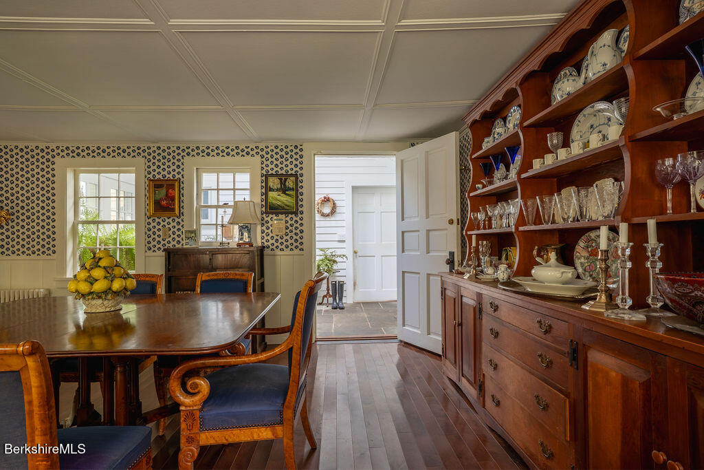 197 Merritt Road Otis, MA 01253 - Photo 22 of 66 Dining
