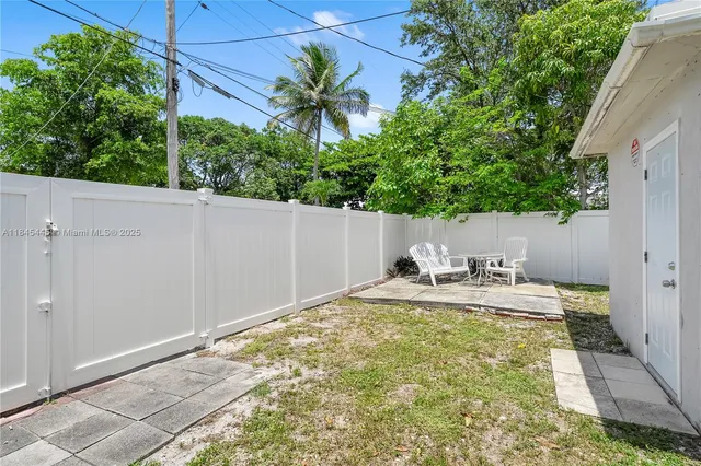 $3,650 | 2227 Cody Street, Hollywood, FL 33020