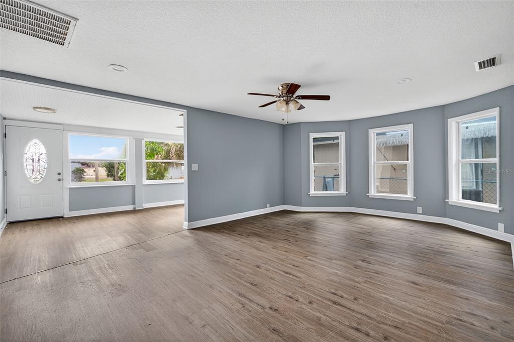 5801 Virginia Avenue New Port Richey, FL 34652 - Photo 12 of 81