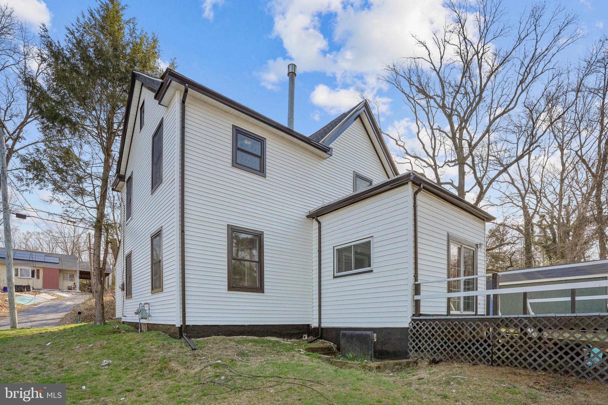 218 Lake Avenue Clementon, NJ 08021 - Photo 3 of 50