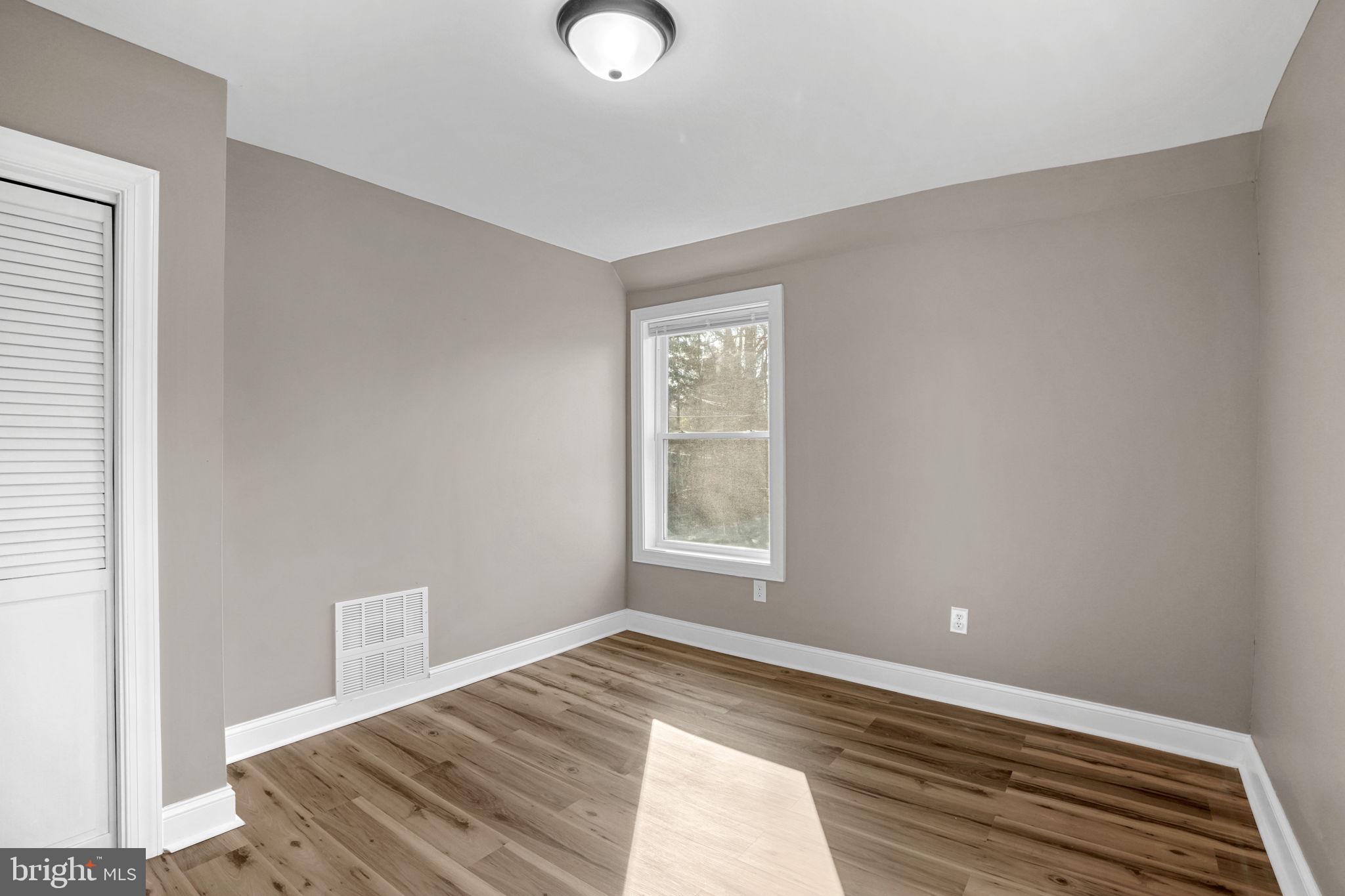 218 Lake Avenue Clementon, NJ 08021 - Photo 33 of 50