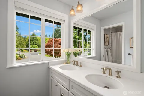 $2,148,000 | 3819 204th Avenue Northeast, Sammamish, WA 98074