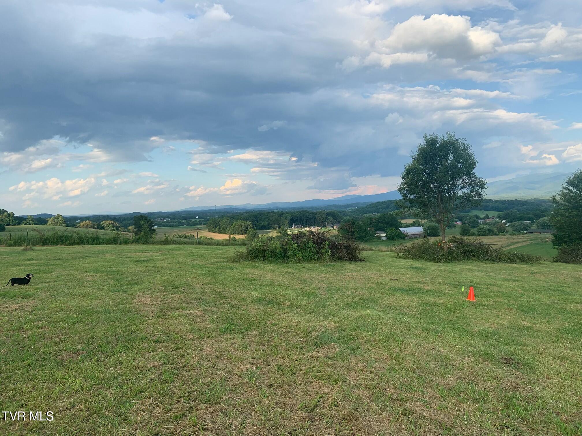 2570 Shiloh Road, Unit 3 Greeneville, TN 37745 - Photo 2 of 3 IMG_4507