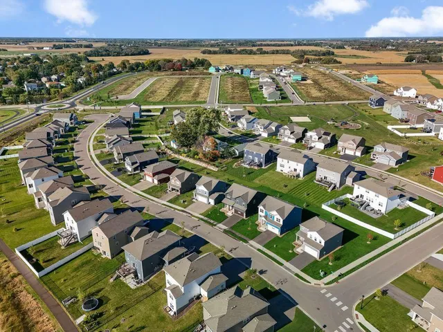 $585,000 | 726 Winterberry Lane, Waconia, MN 55387