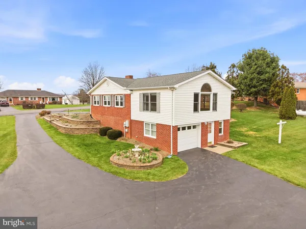 $489,900 | 1665 Stoneburner Road, Edinburg, VA 22824
